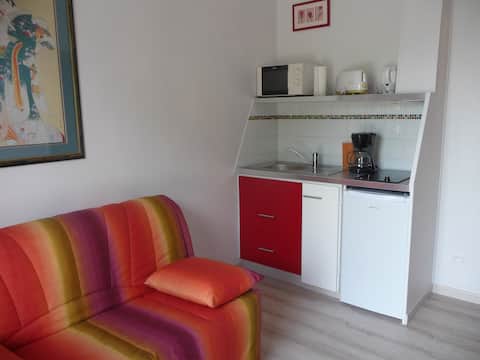 Top Airbnb: Studio apartment attached to Modern House à Vendée