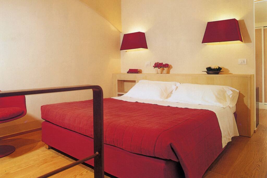 King size bed on the mezzanine level