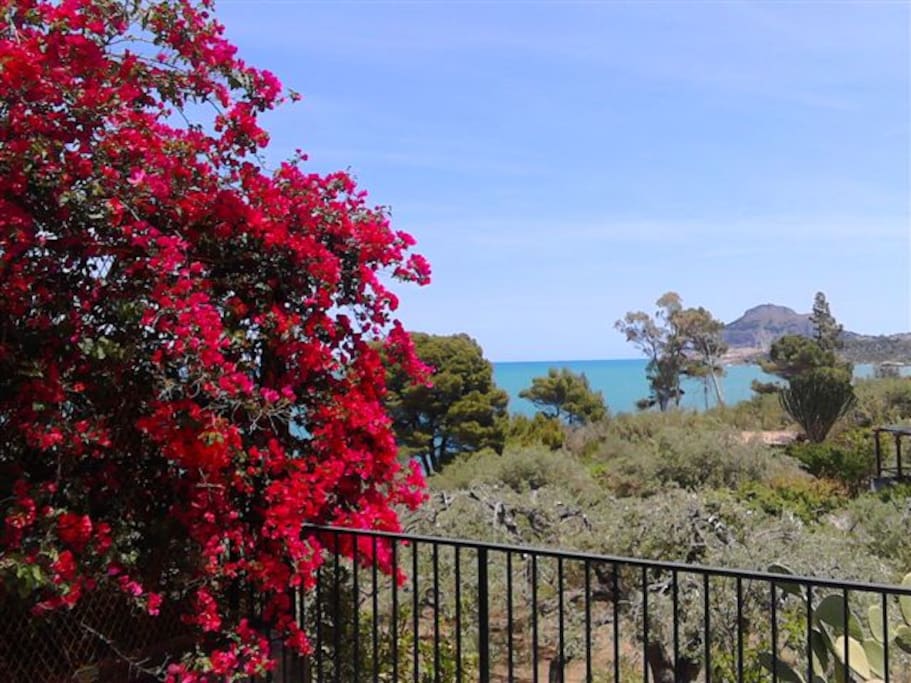 Terrasse mit Blick auf Cefalu