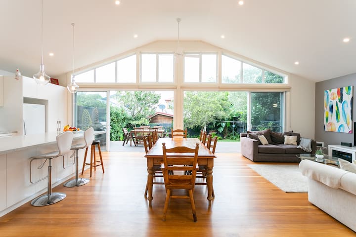 Beach House Close to Manly