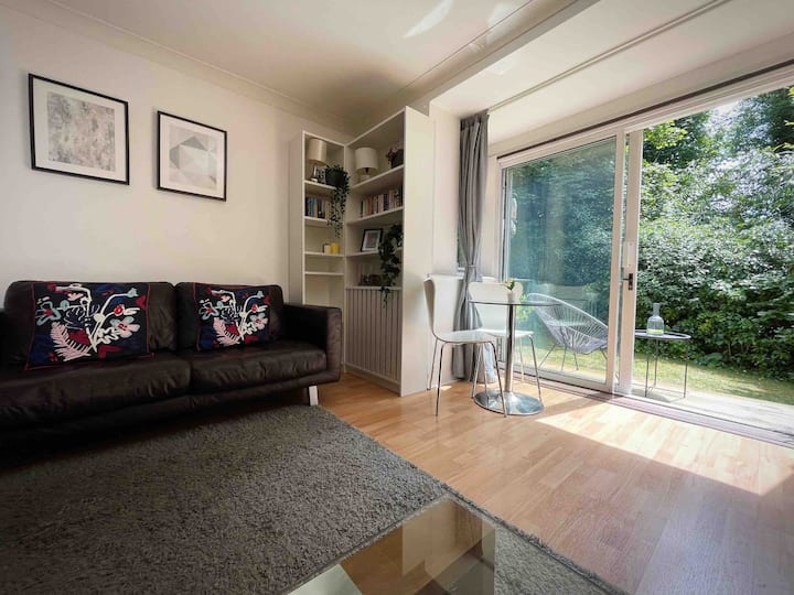 Rickmansworth Parking/Garden Apartments for Rent in Mill End, England, United Kingdom Airbnb