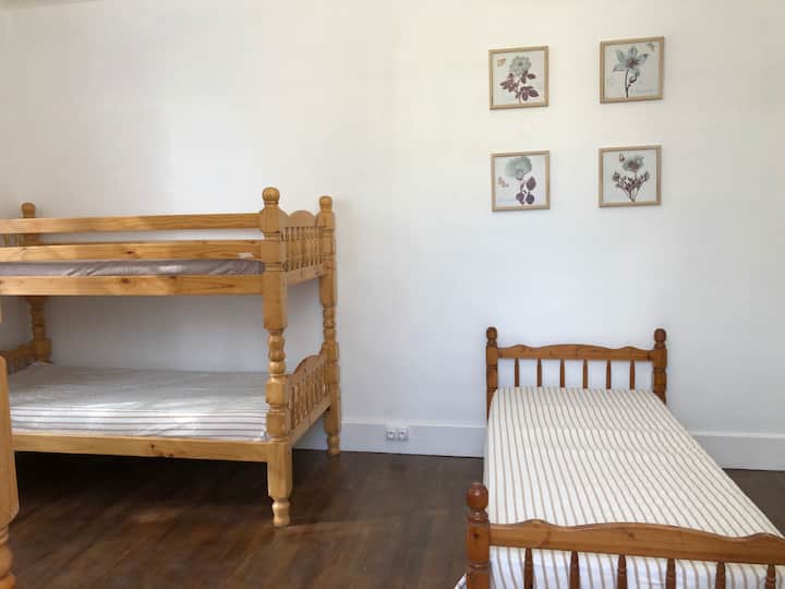 مسكن بويز 7 أسرّة