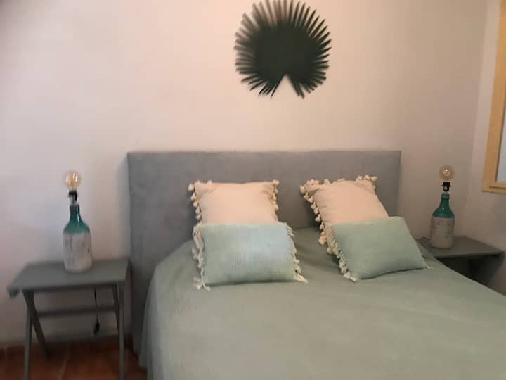 ห้องนอนที่สอง (เตียงใหญ่ 160x 200)