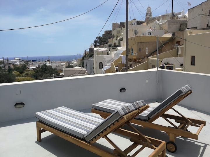 Katsinaros House - Santorini