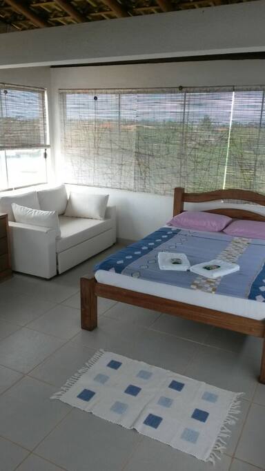 Suíte do 2 andar. O sofá também vira uma cama.