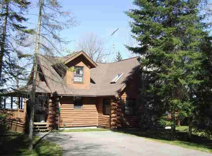 Mullett Lake Vacation Rentals & Homes Michigan, United States Airbnb