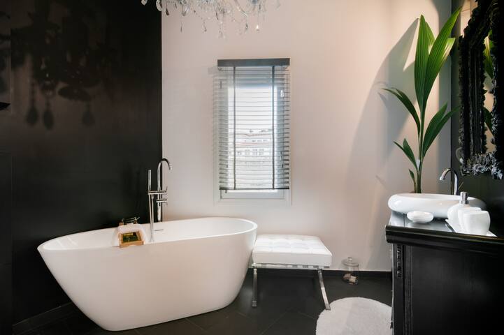 Beautiful Boutique House in the heart of Thiseio gallery image 2