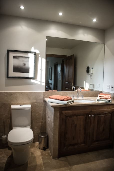 Bathroom w. shower 2nd floor