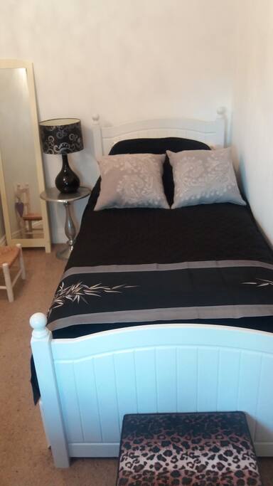 Single bedroom