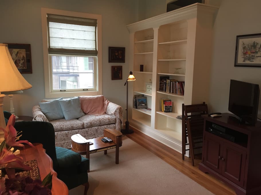 Living area that has separate locking door to be made in second bedroom