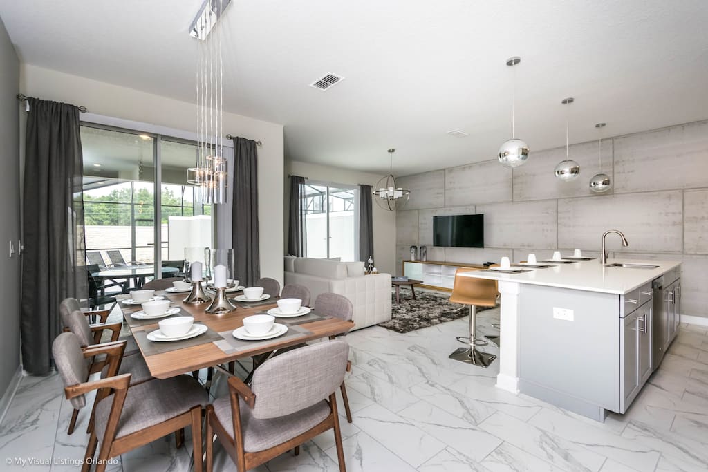 4911WindermereAv-4