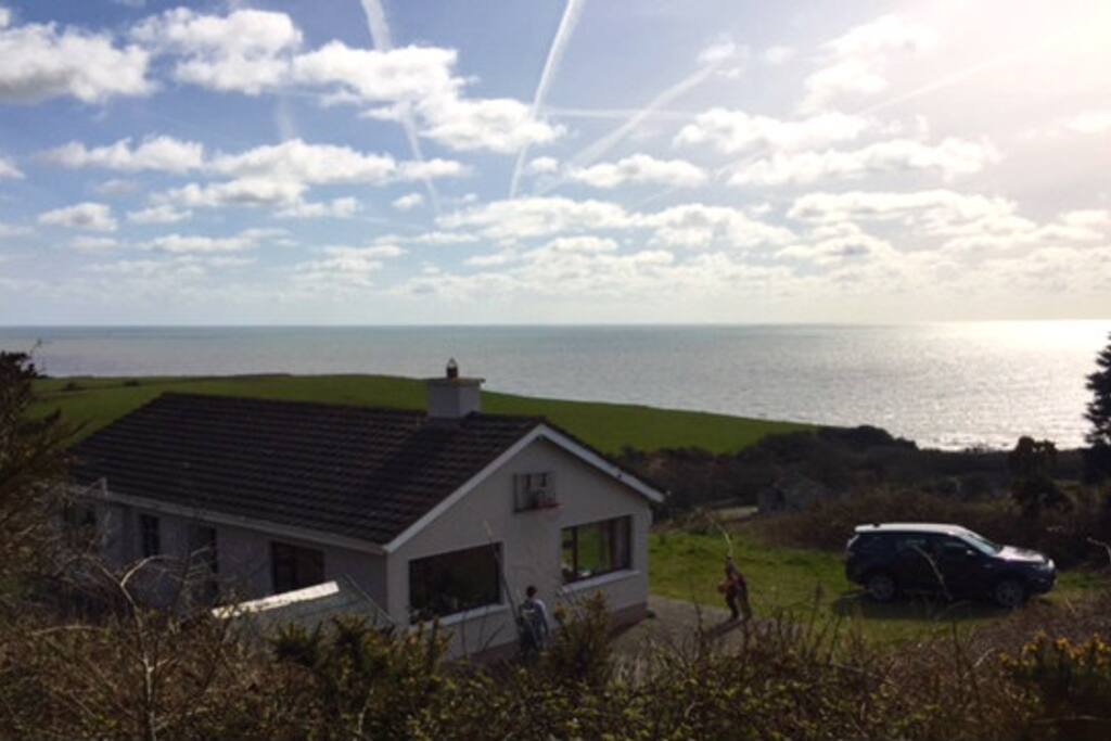 House, Headland, Hot Tub - tucked away.