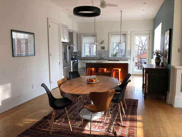 Modern Victorian Home in Little Italy gallery image 2