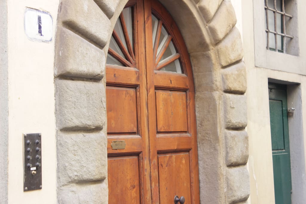 INGRESSO/FRONT DOOR