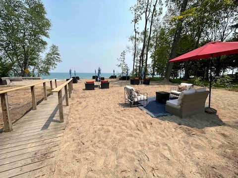 Beautiful Beachfront at Resort - Cabin Suite #15