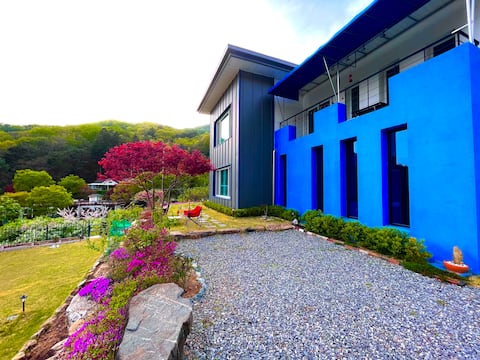 A spacious family-type private pension where you can comfortably heal in nature