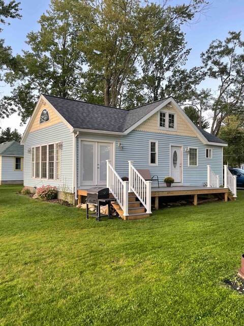 Canadohta Lakefront Cottage - 3 BR -Dock-Modern