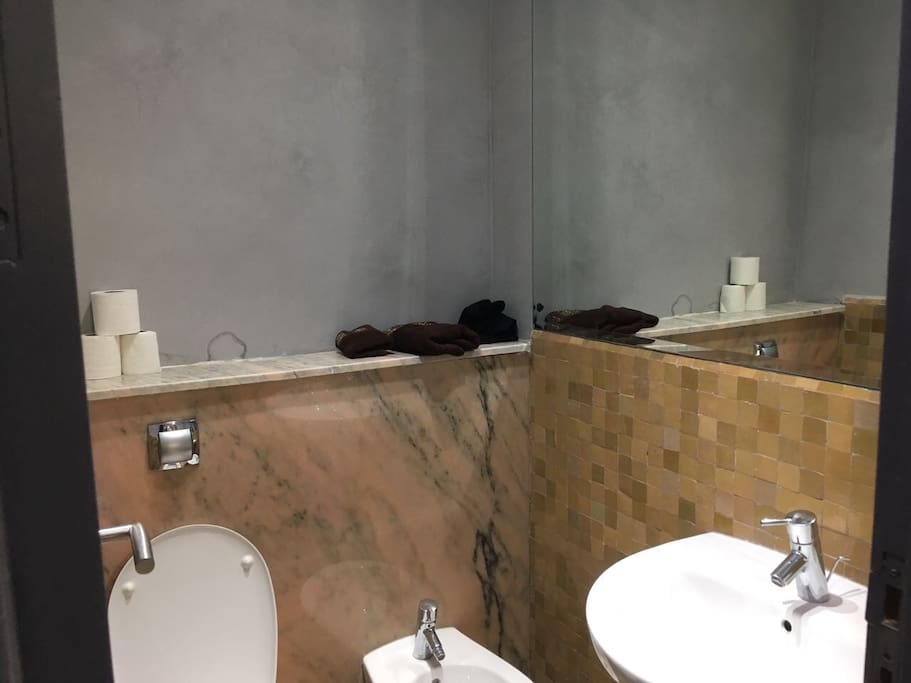 WC avec salle de bain séparer