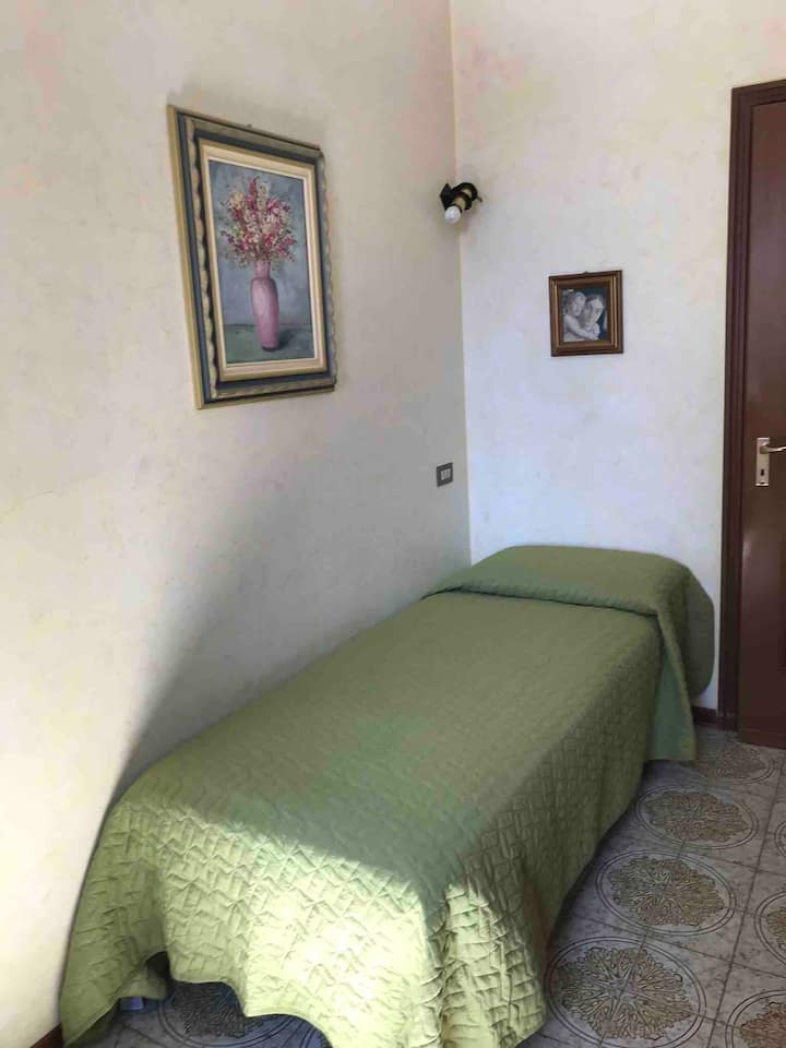 Dhomë gjumi 1