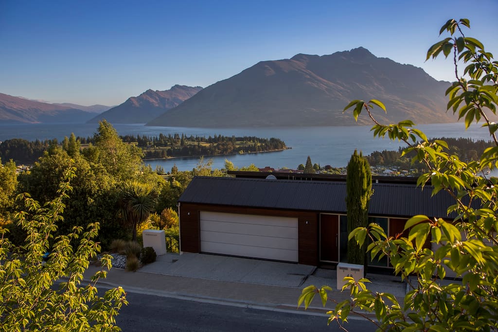 Located on prestigious Queenstown Hill offering magnificent views and close proximity to town