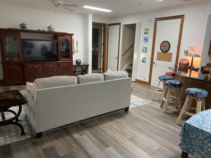 Beautiful Lakeside Suite With Private Entrance - Canvas Church, Lenoir City