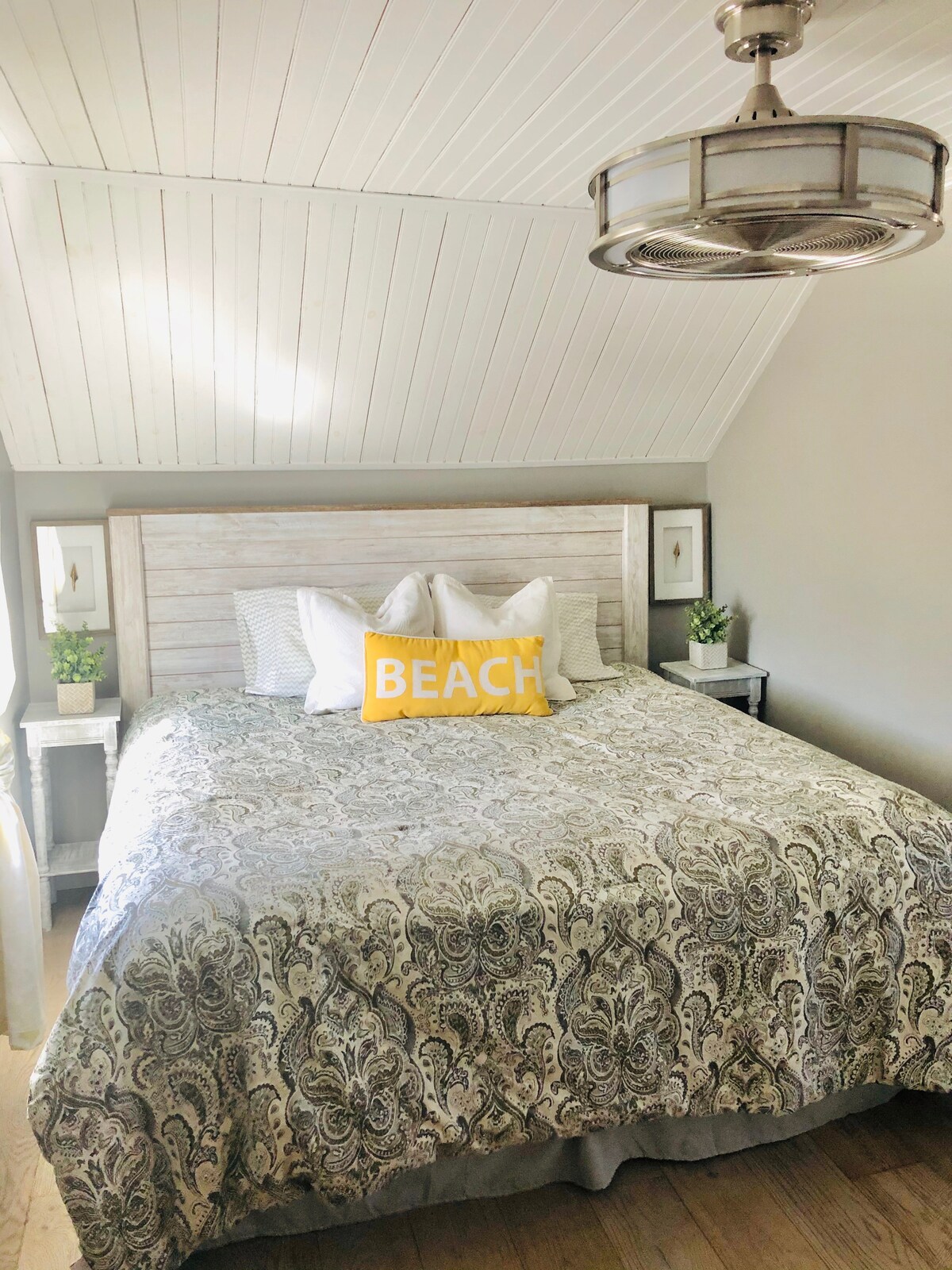 Chumba cha kwanza cha kulala