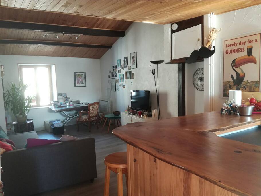 vu de la cuisine sur le salon