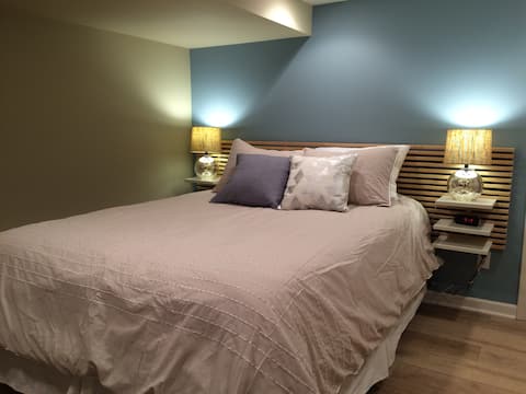 Top Airbnb: Cozy Central Denver Suite with Private Entrance in Congress Park