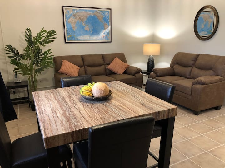 Central, Stylish 2-bedroom Apartment In Koror - 帛琉
