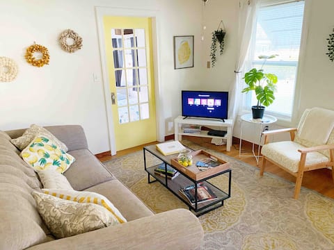 Popular Airbnb listing: Pet Friendly, BigYard & Private! Amazing Location in Southside Estates