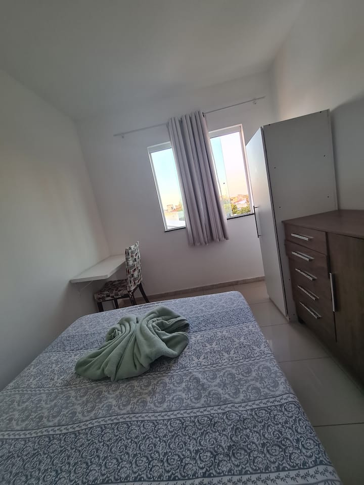 Spálňa 2 s klimatizáciou, šatníkom a pracovnou lavicou