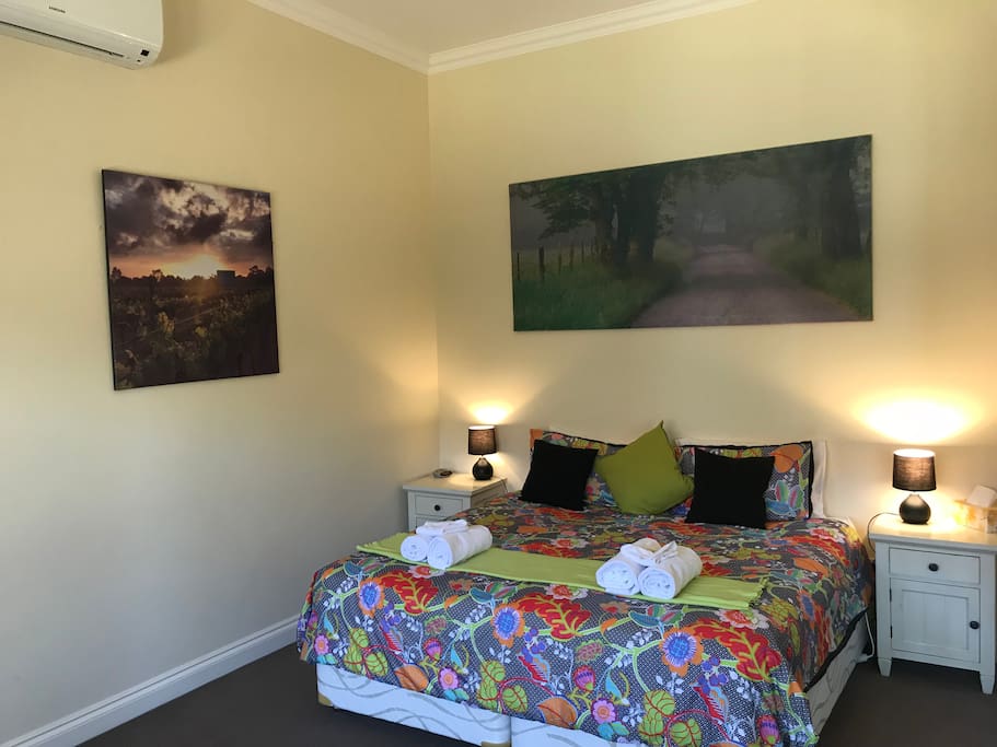 Main bedroom aircond can split into 2 singles