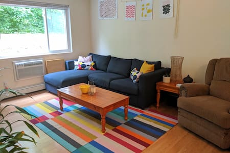 Trendy Gem in Eclectic Bay View★FreeParking★