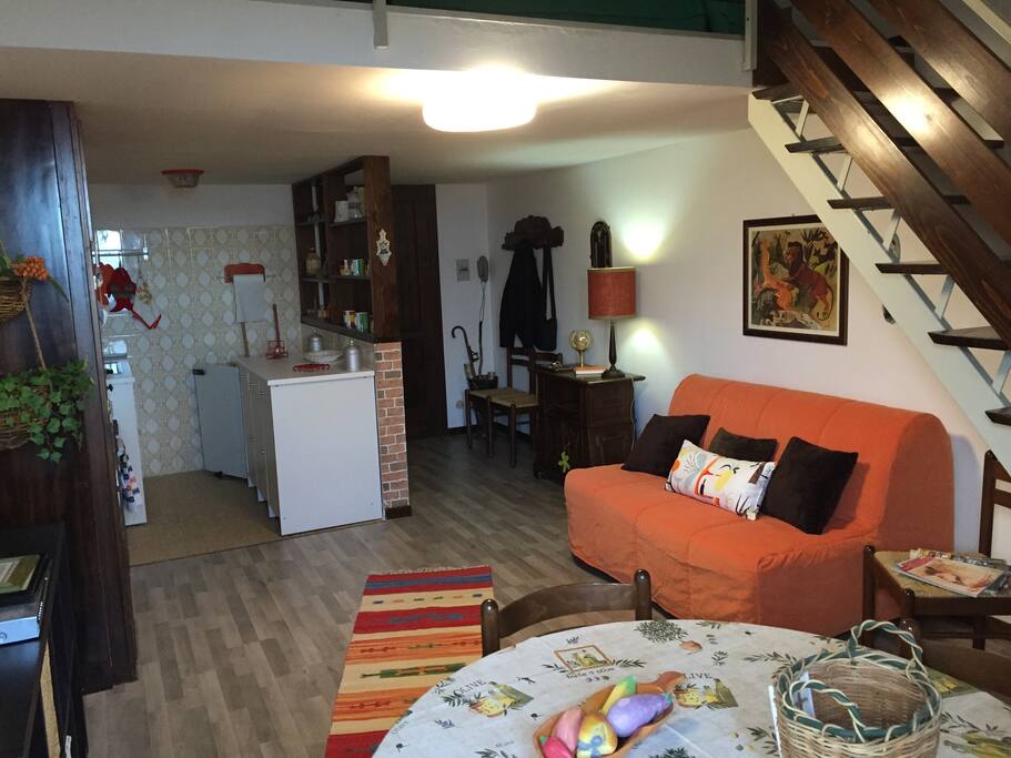Ingresso e cucina - Entrance and Kitchen