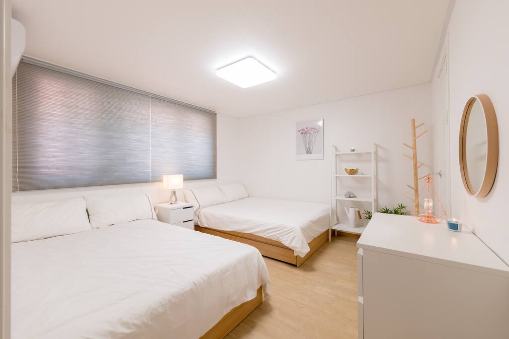 1st bed room