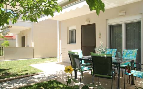 Summer maisonette near the sea