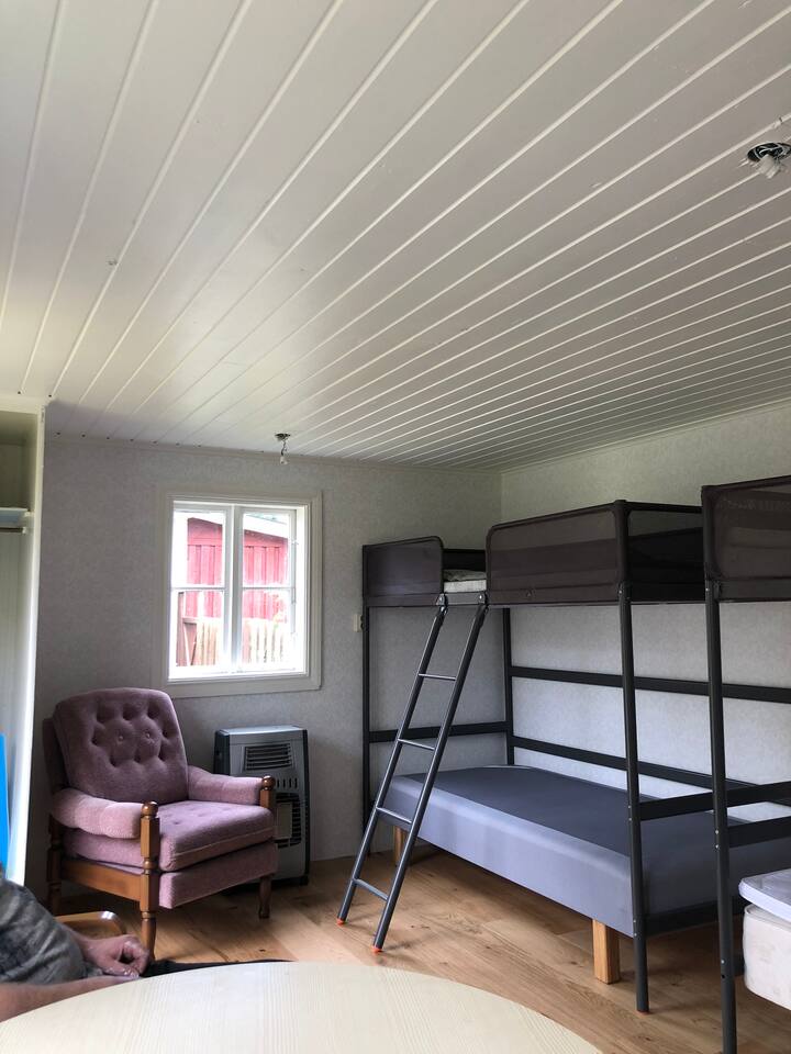 Dhomë miqsh (ndërtesë anësore)