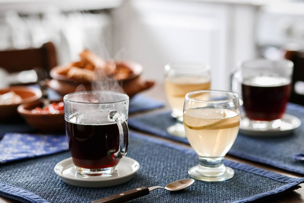 Desayuno con especialidades de la casa