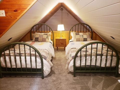Bearbrook: Cozy mountain escape