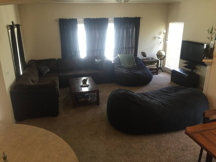 Huge nicely furnished bedrroom