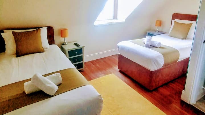 Twin Room W/bathroom With Parking/bike Shed/wi-fi - Inverness