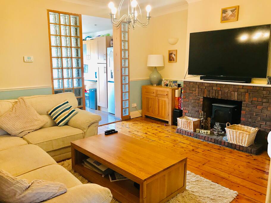 The lounge - bright and spacious