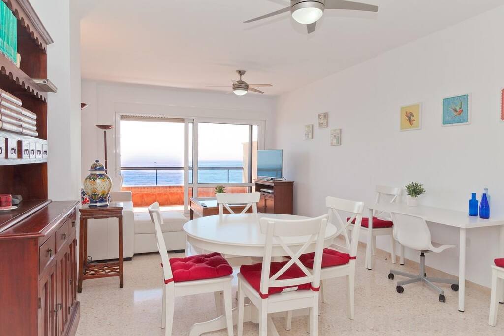 Dining and lounge area