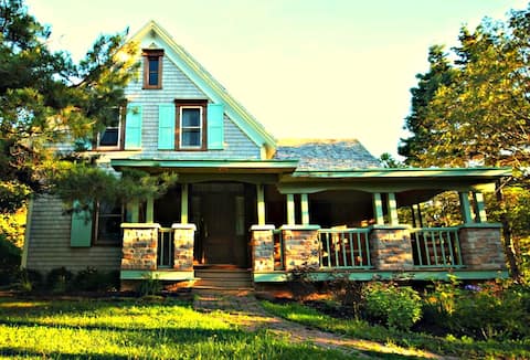 Heritage Homestead in Central Cavendish