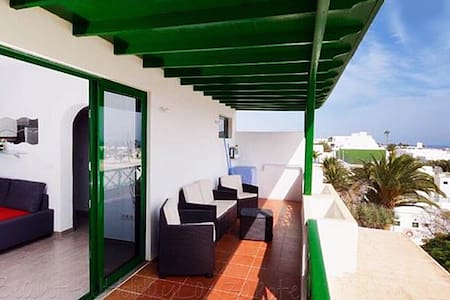 Apartment Belinda, sea view, sat-tv, wifi & aircon