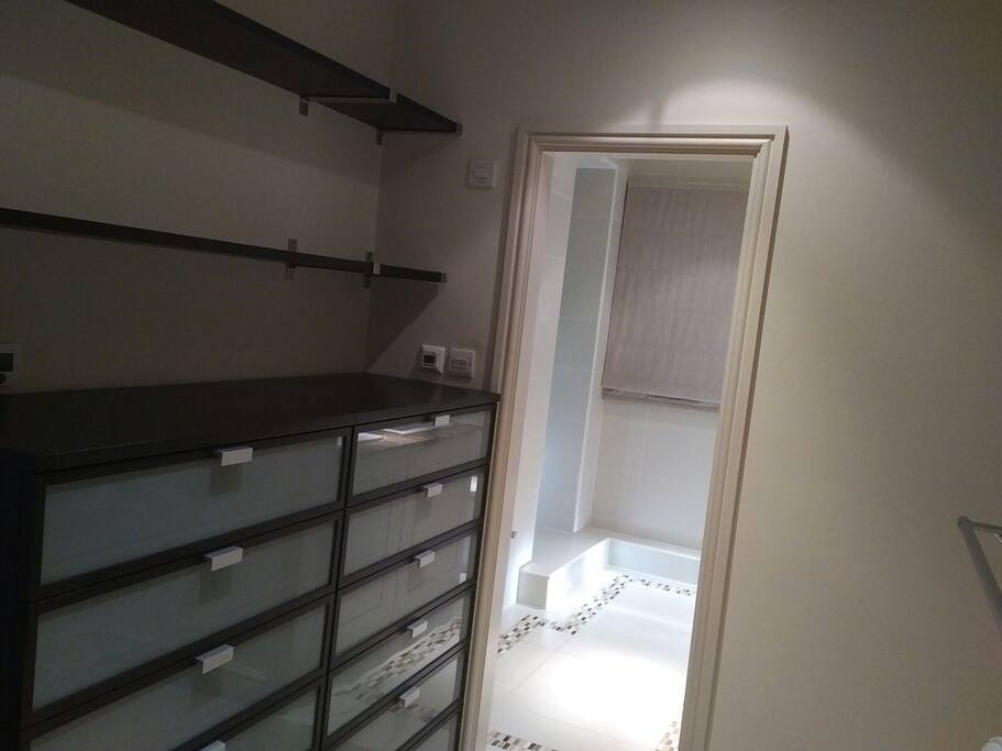 Dressing room with ensuite leading off