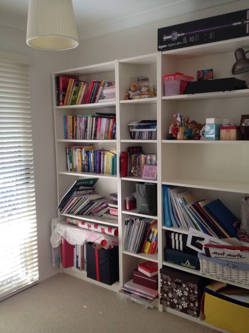Guest room, lots of books available for reading