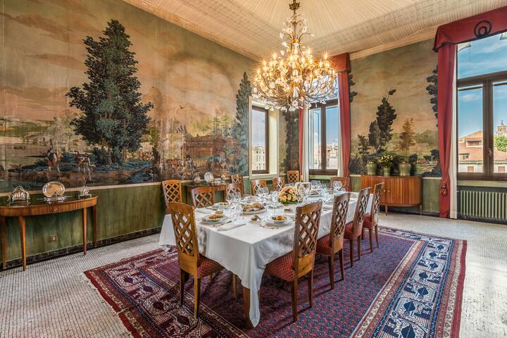 Ca’ Cerchieri Piano Nobile Grand Canal gallery image 2