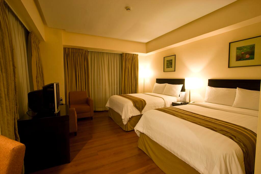Spacious bedroom, good for 4 guests