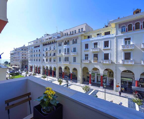 4 Travelers gallery image 2